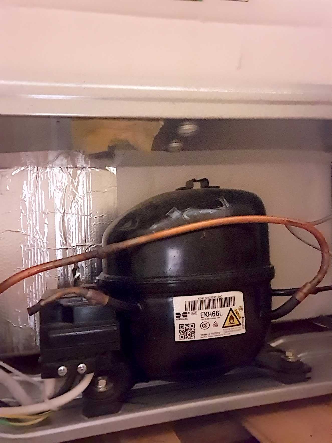 Używana zamrażarka szufladowa Amica FZ208.3AA, poj. 146 l