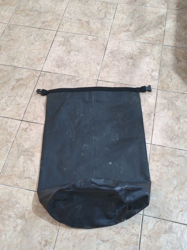 Sacos estanques de (2x) 15L e 50L