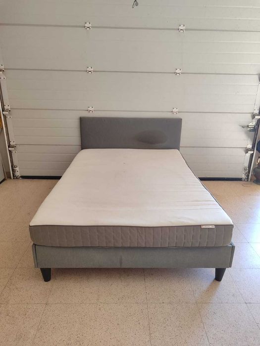 cama de casal com marcas