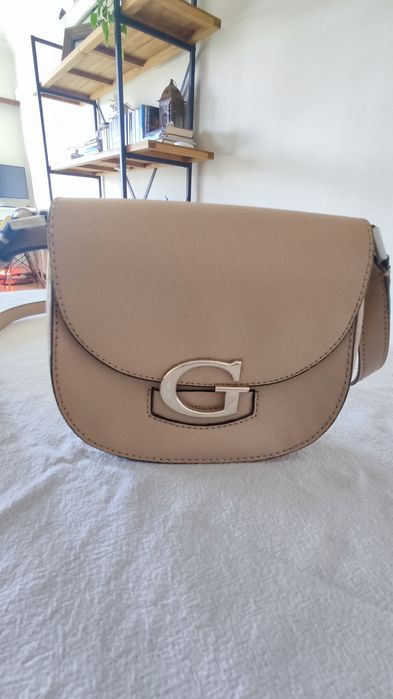 Mala Guess como nova