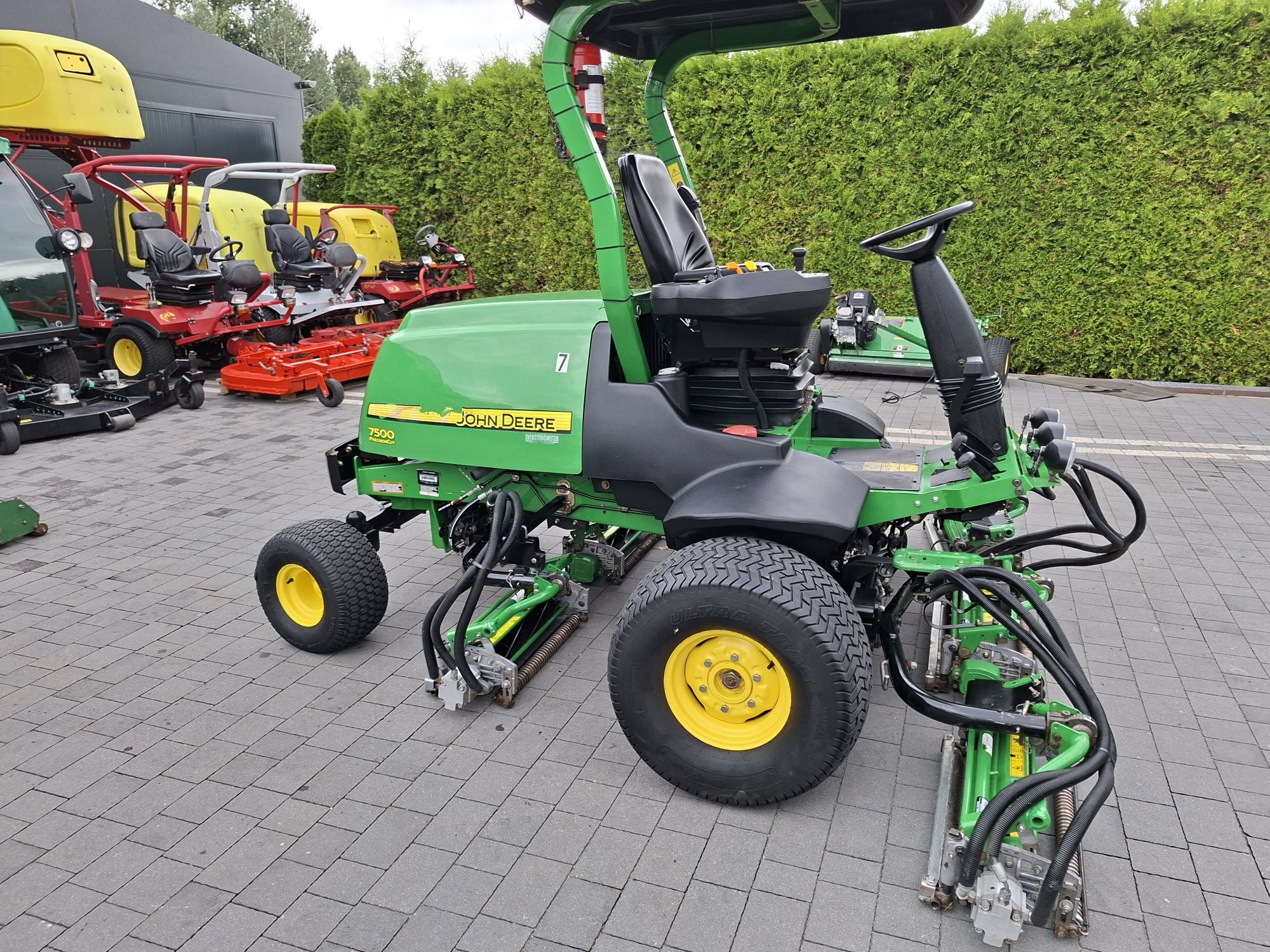 Kosiarka wrzecionowa John Deere 7500  2016 rok nie  toro kubota jacobs