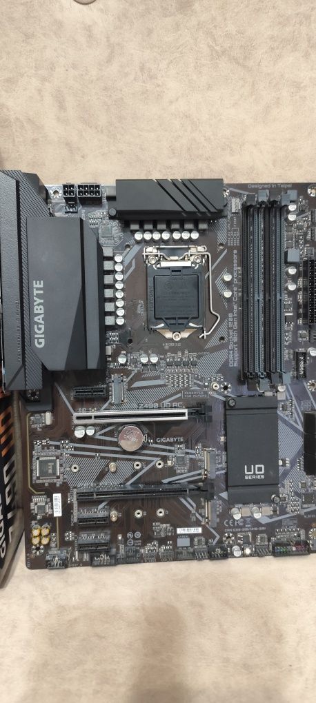 Мат плата Gigabyte Z490 UD AC LGA1200