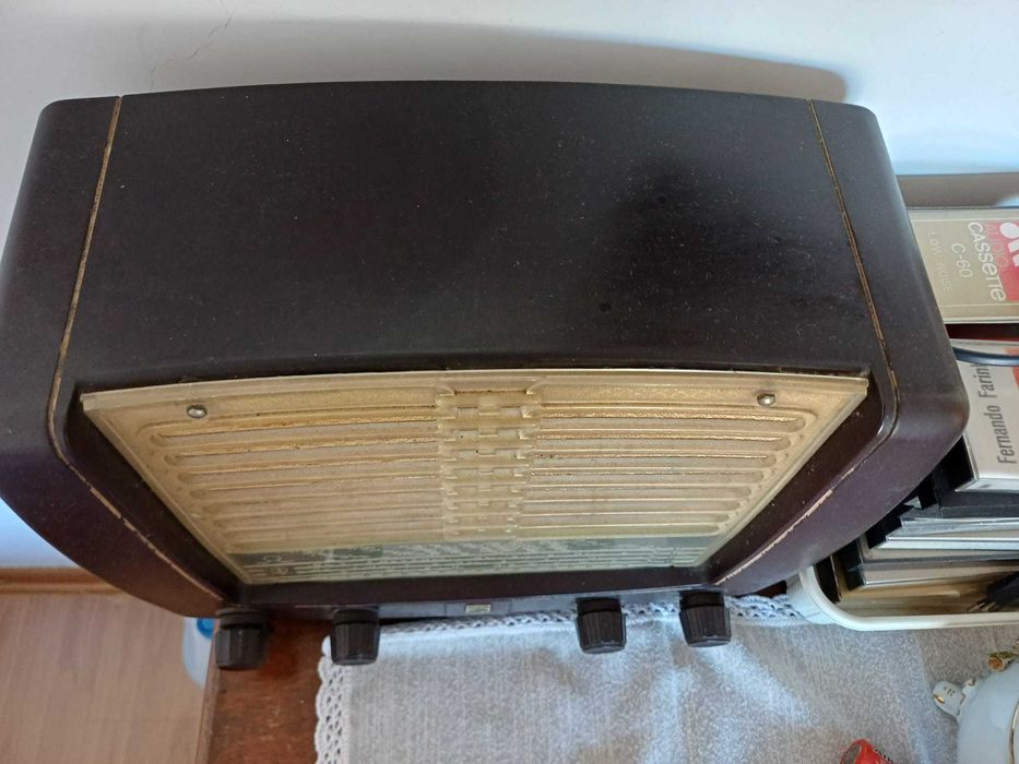 Rádio Philips antigo portátil