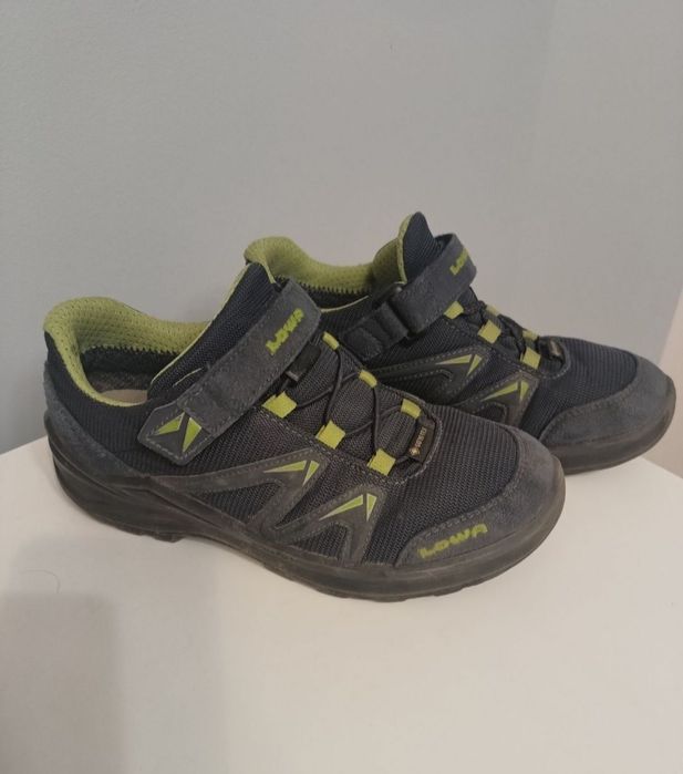 Кросівки Lowa з мембраною Gore-tex 35р