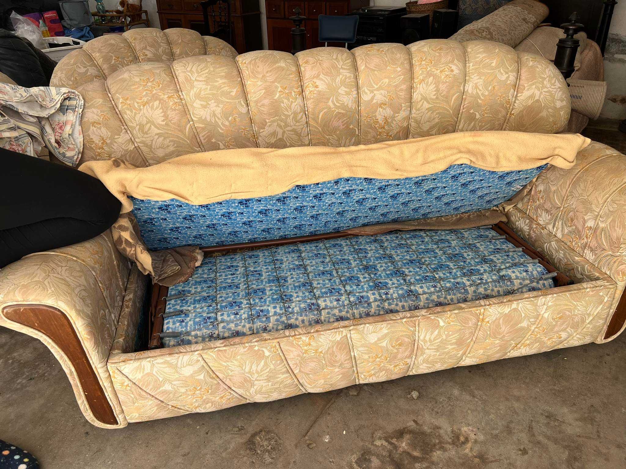 Conjunto de sofás com um sofá-cama