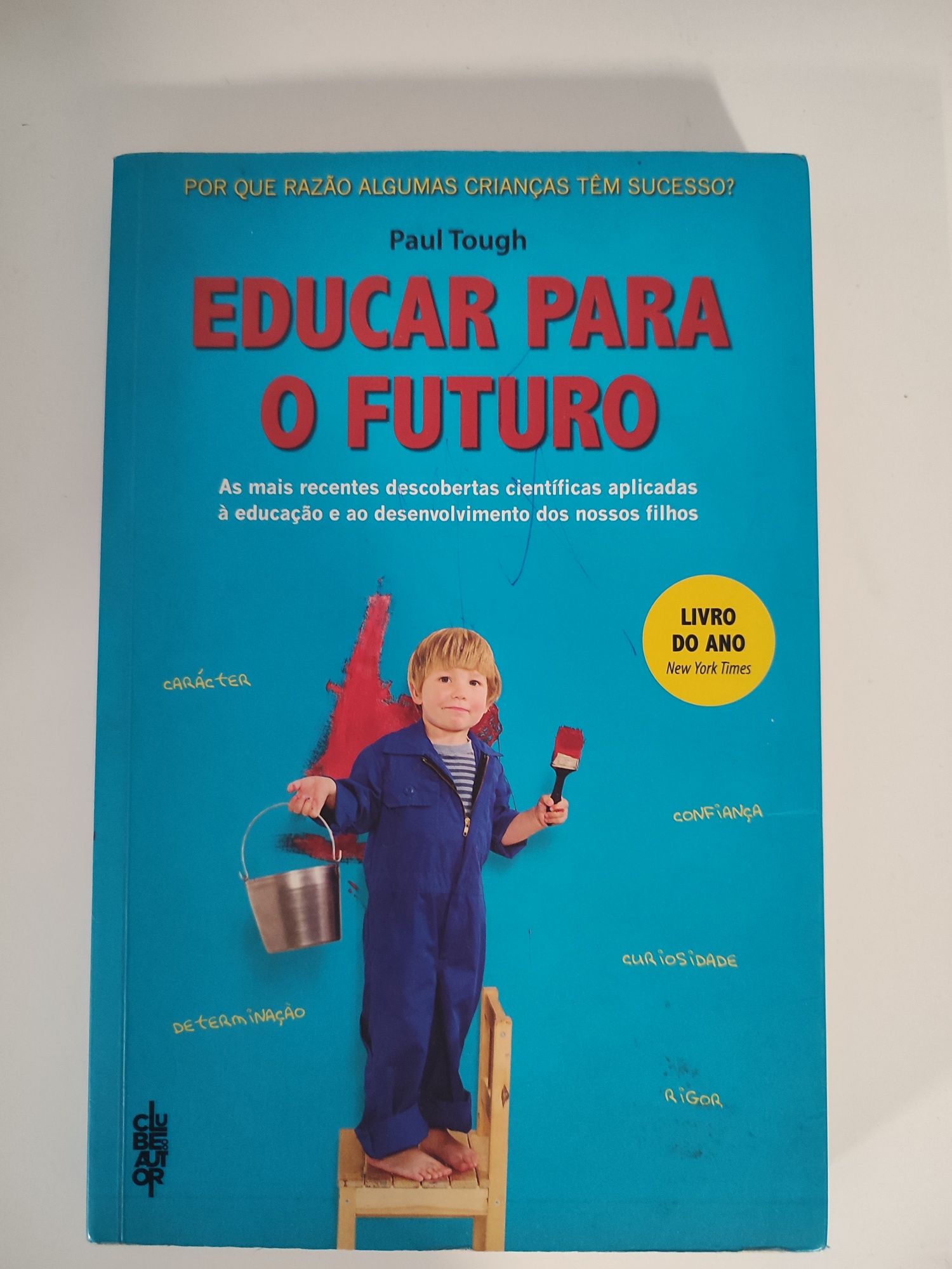 Livros diversos.