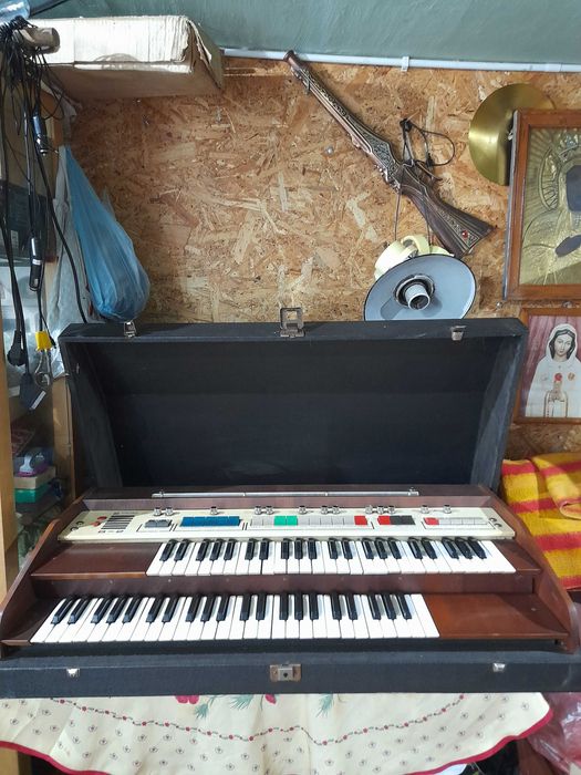 Organy UNITRA Eltra B- 2