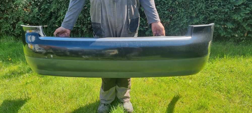 Zderzak tył  LZ9W audi a4 b6 kombi czarny