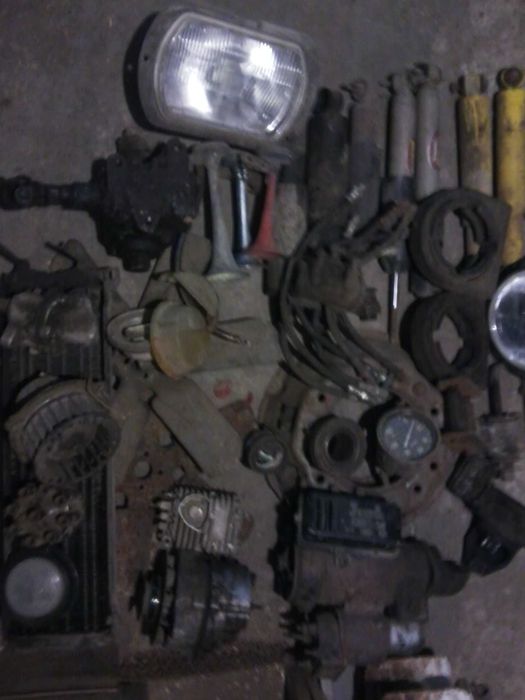 Продам глушители ресоры запчасти