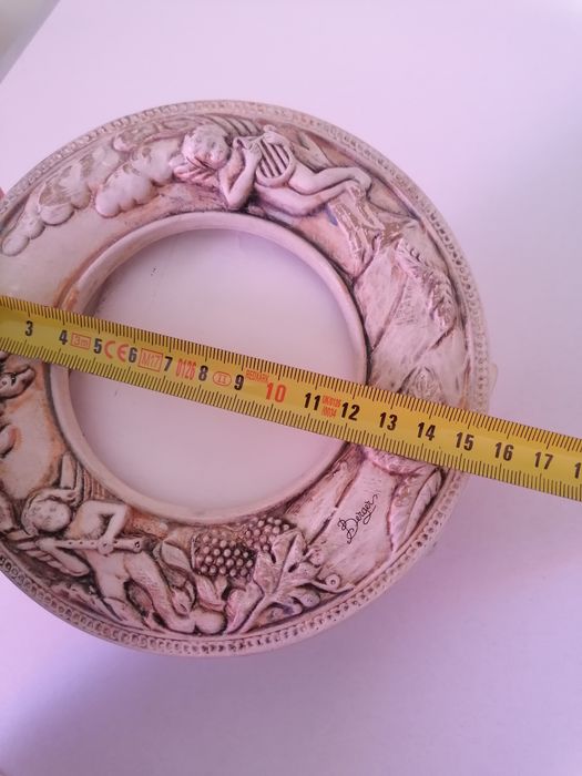 Moldura antiga redonda