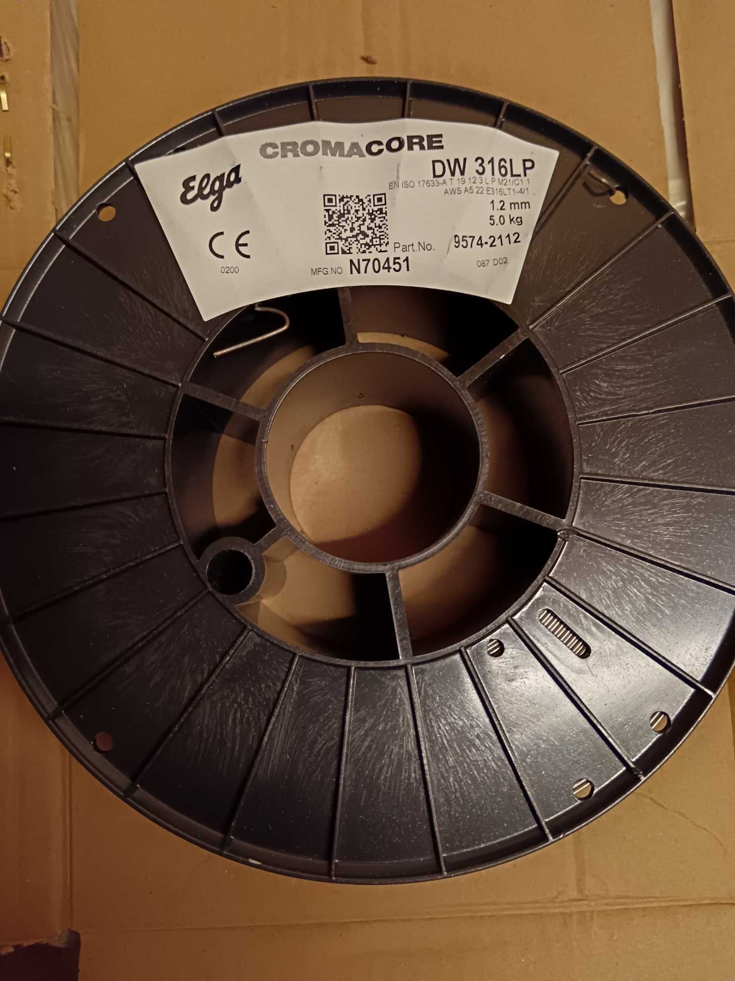 Проволока сварочная НЖ и черная флюсовая, DW 316 LP, DW 309 LP.