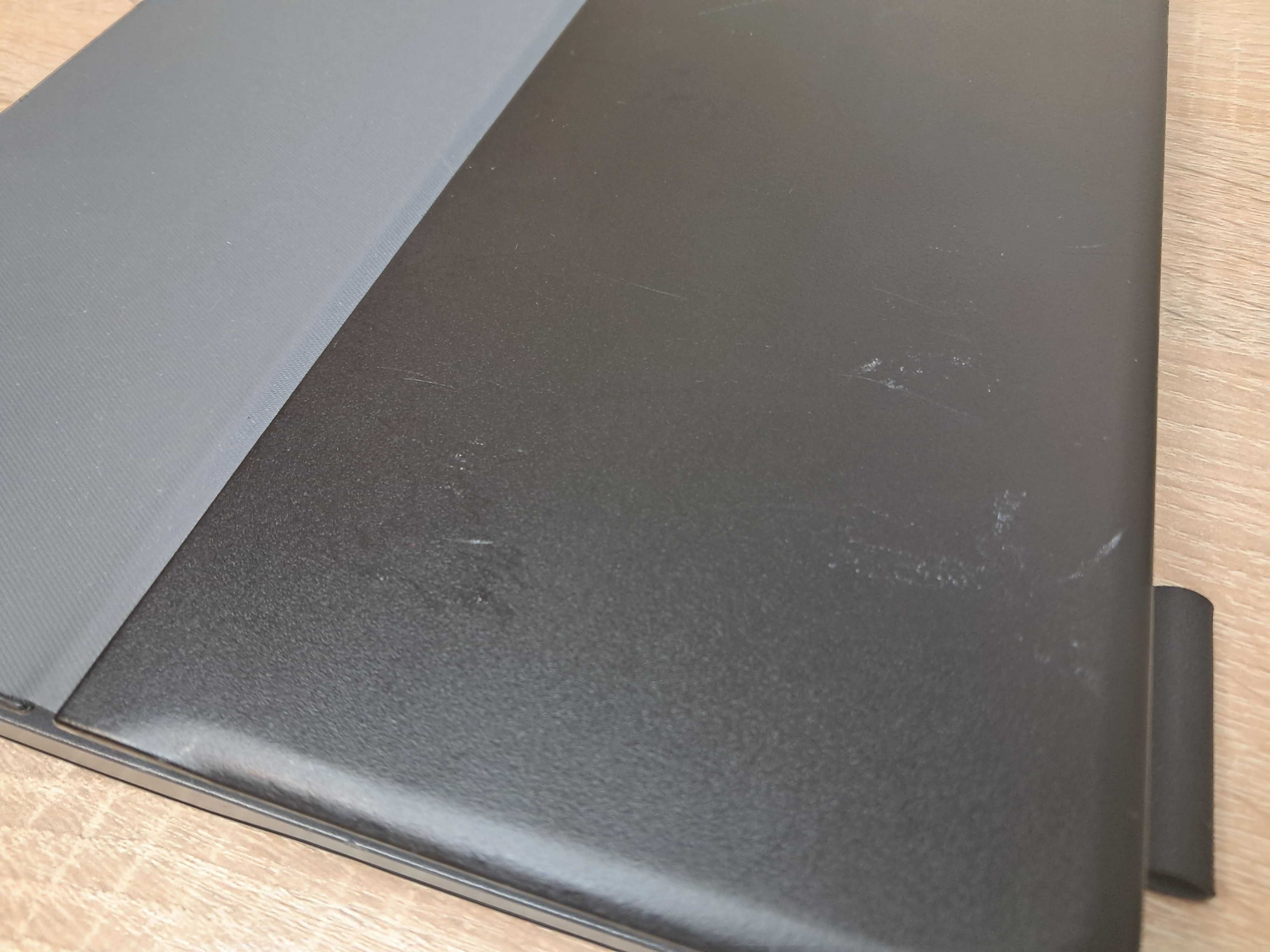 Чохол для планшету з клавіатурою Logitech Universal Folio