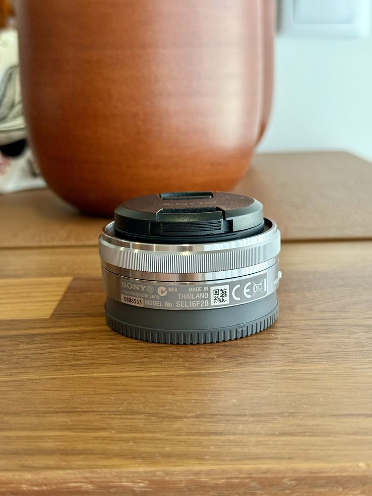 Sony NEX-5N + FE 18-55MM - FE 16MM