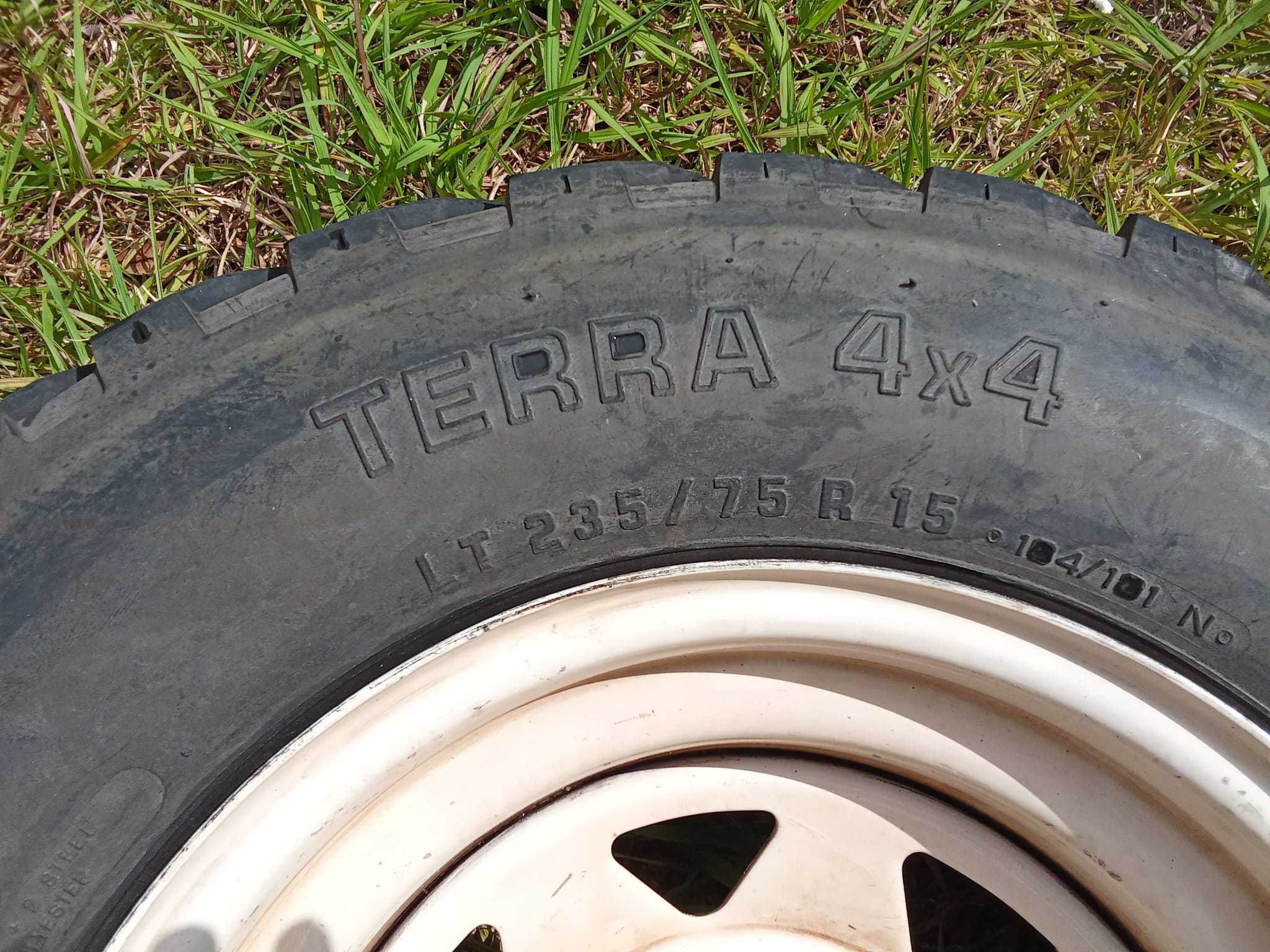 jantes de 15' / pneus CAMAC Terra4x4 (1 novo+4 usados) wheels & tyres