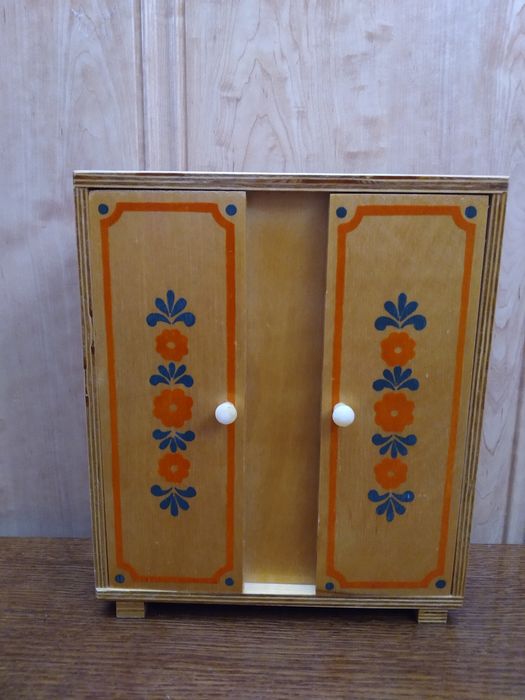 Лялькові меблі. .