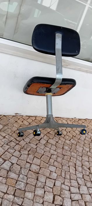 Cadeira Vintage de escritório rotativa da marca Handy