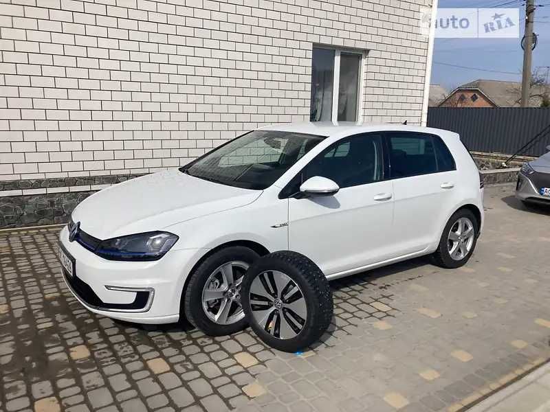 Volkswagen e-Golf 2015