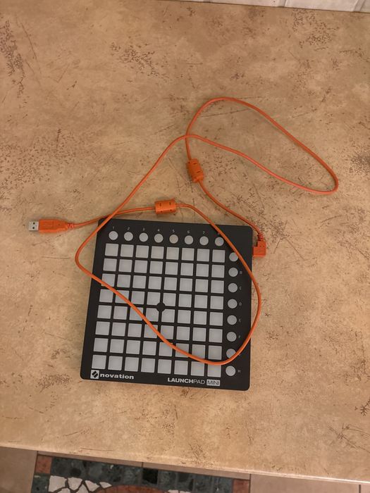 Oryginakny Novation Launchpad Mini. ZUPELNIE NOWY Z ORYGINALNYM KABLEM
