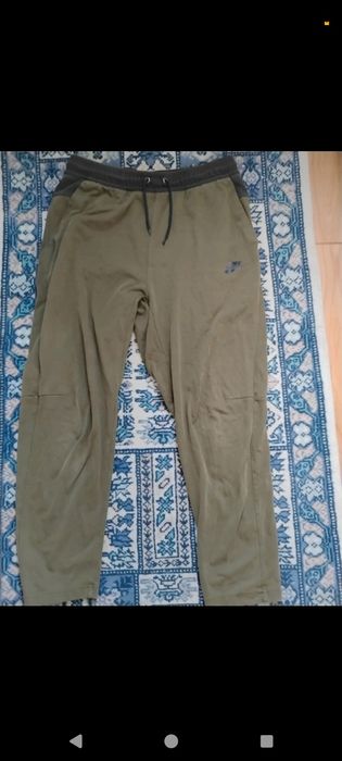 Spodnie dresowe Nike – khaki, rozmiar M