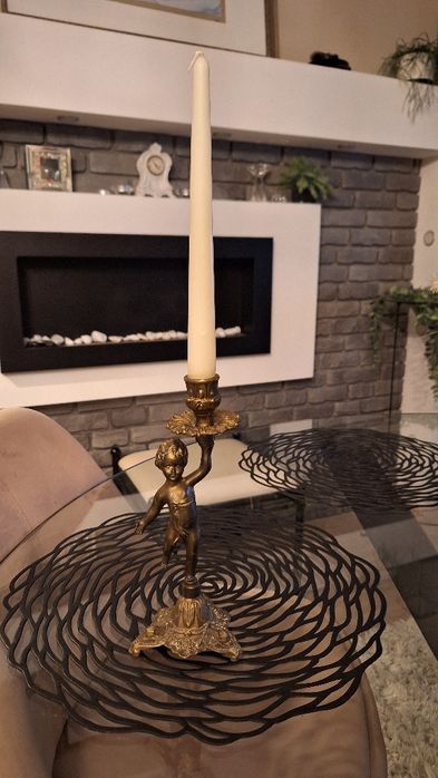 Świecznik - aniołek.