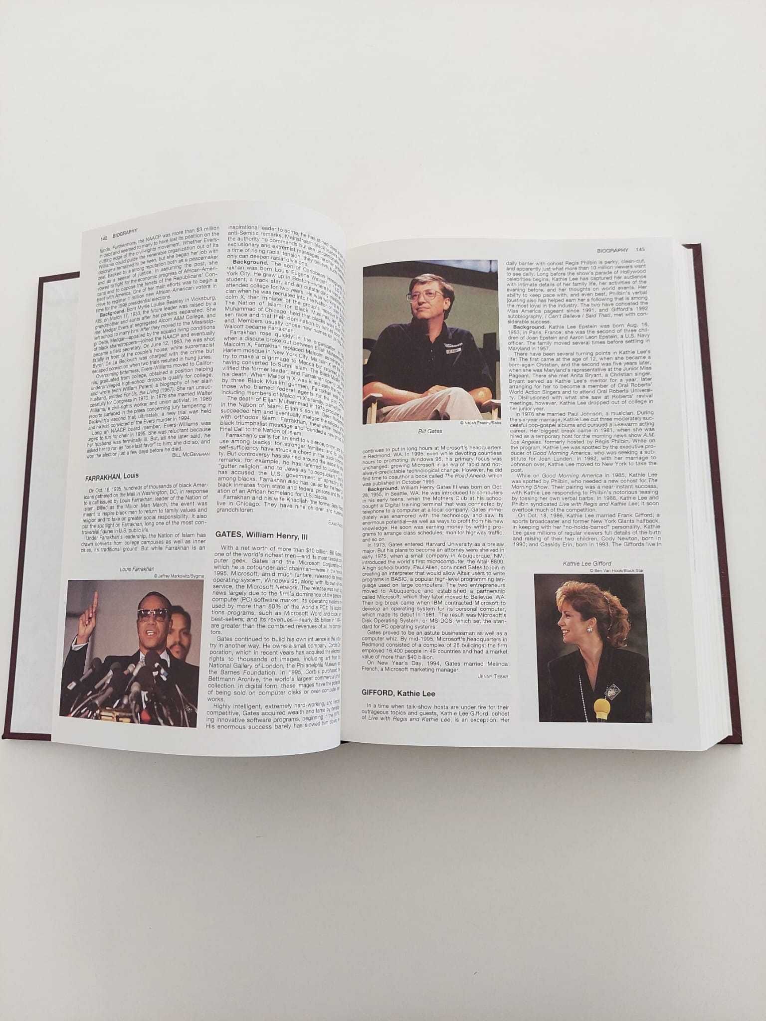 Encyclopedia Year Book 1996, 1 volume
