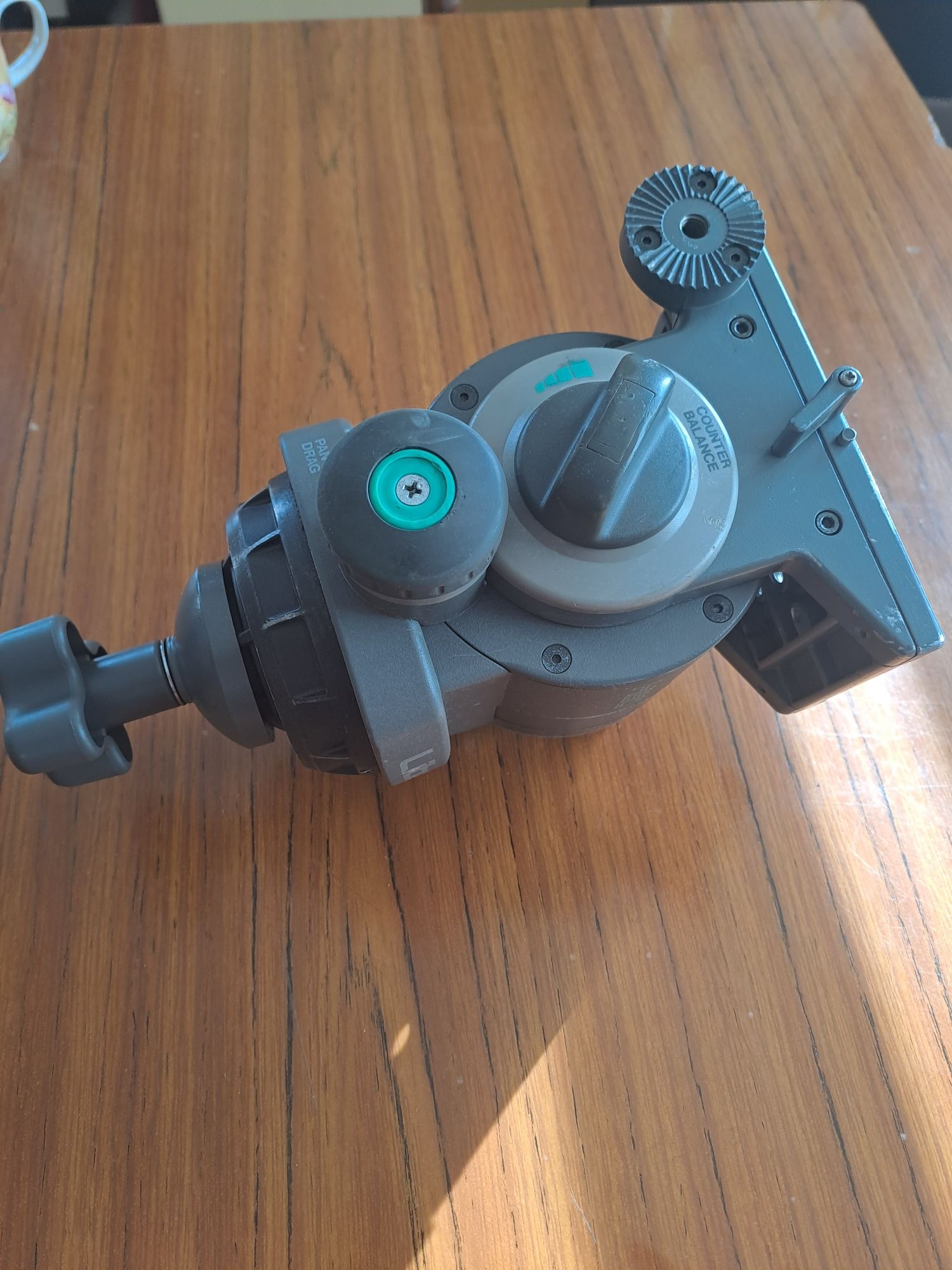 Glowica olejowa do statywu LIBEC H80