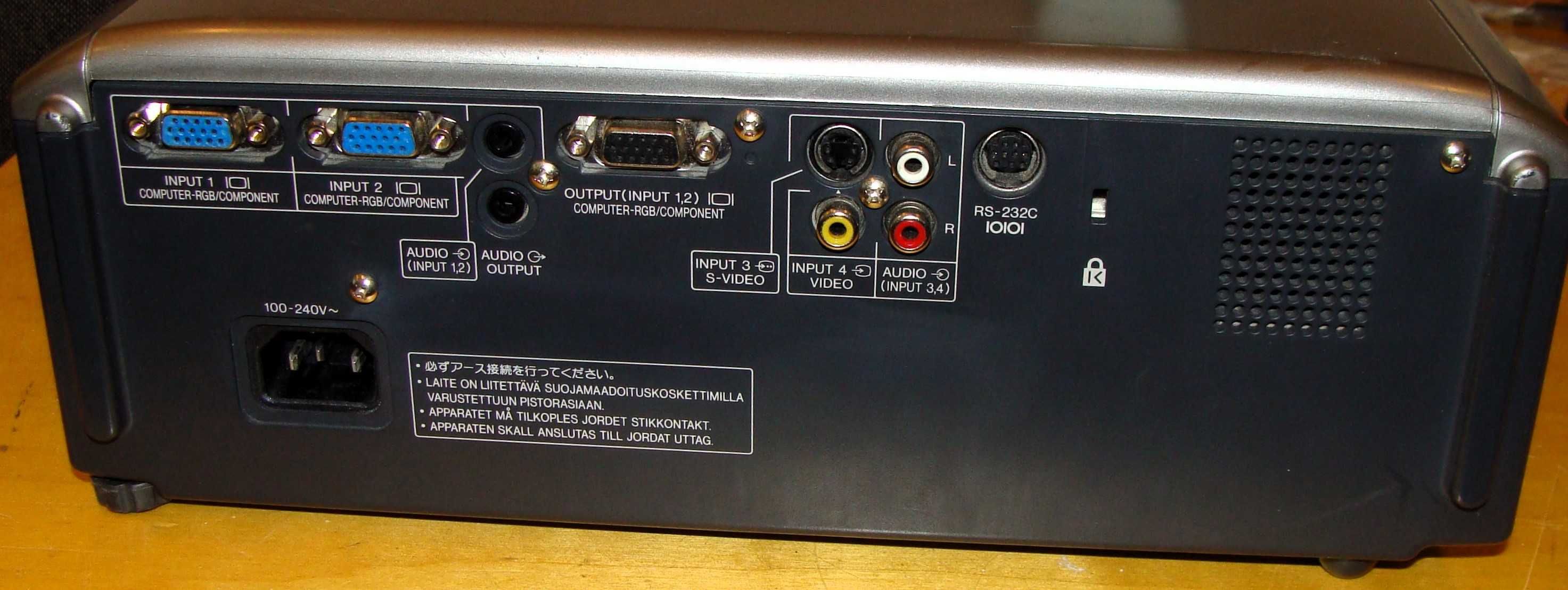 Projektor SHARP Notevision XR-10X + pilot + kabel VGA 15m