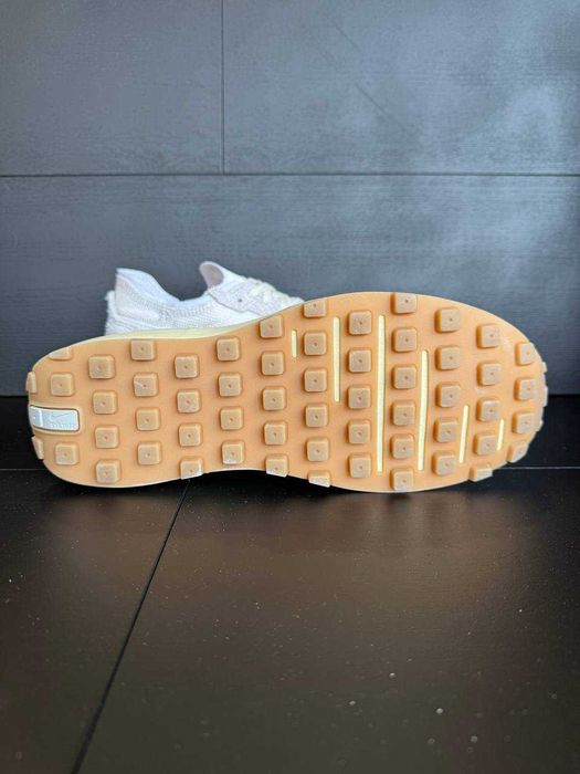 Кросівки Nike W Waffle One Vntg DX2929-100 (38)