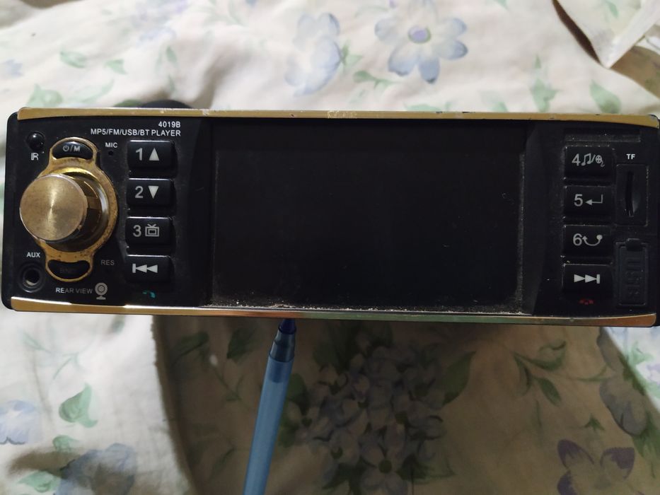 Магнитофон автомобильный б/у