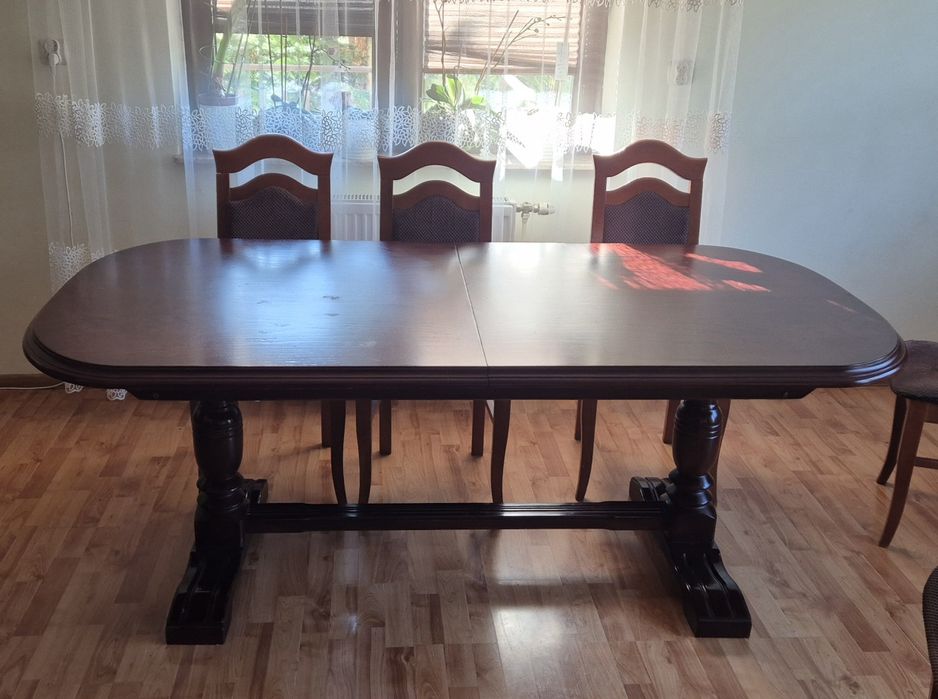 Sprzedam stół z krzesłami lub bez