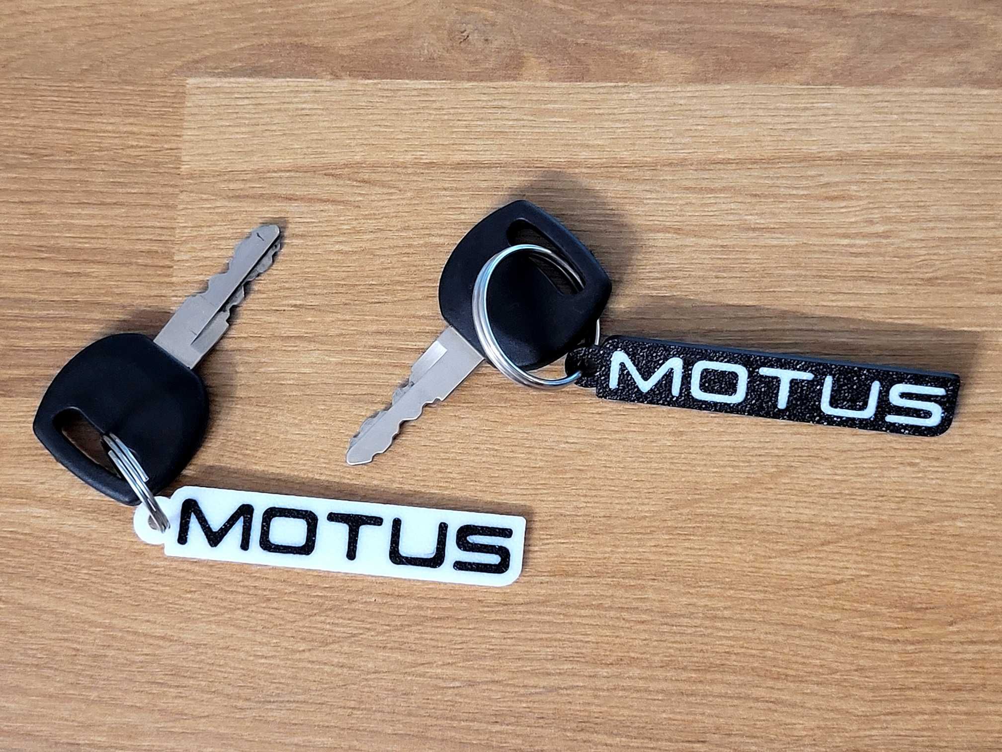 MOTUS brelok do kluczy