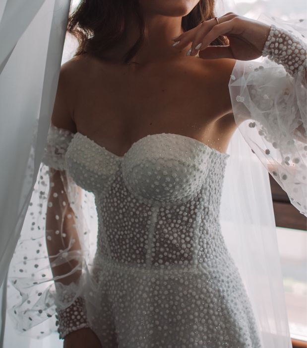 Корсетна весільна сукня