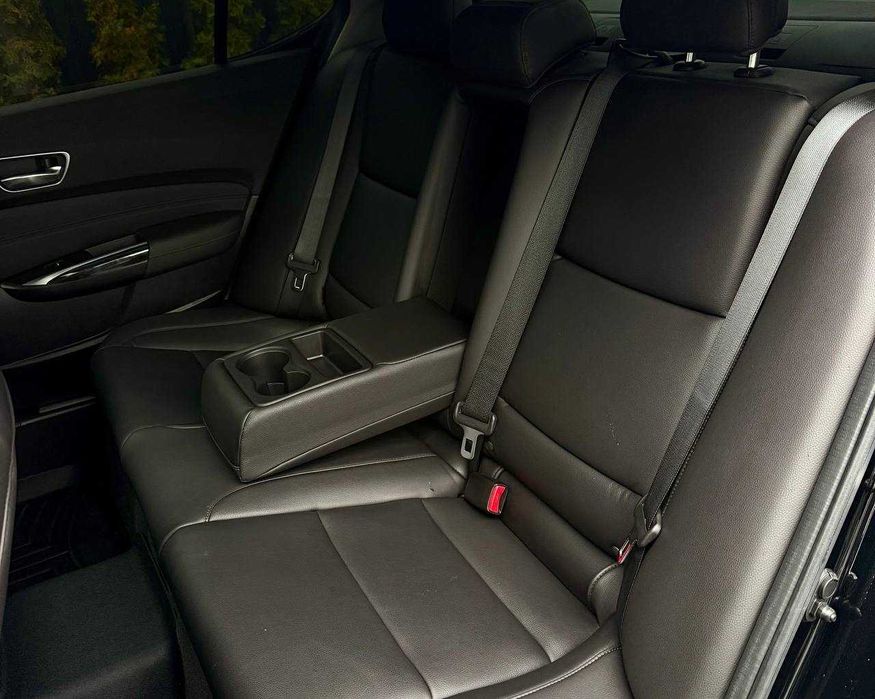 Продаж Acura TLX