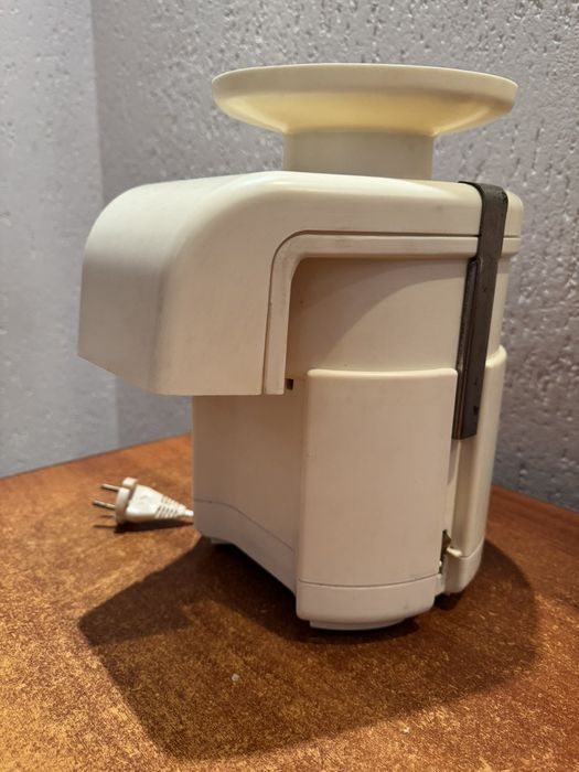 "електроСоковижималка "журавінка