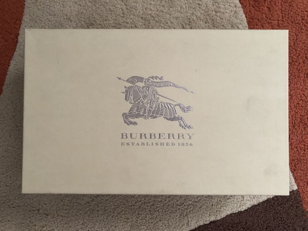 Burberry оригінал! Босоніжки 37 р. босоножки