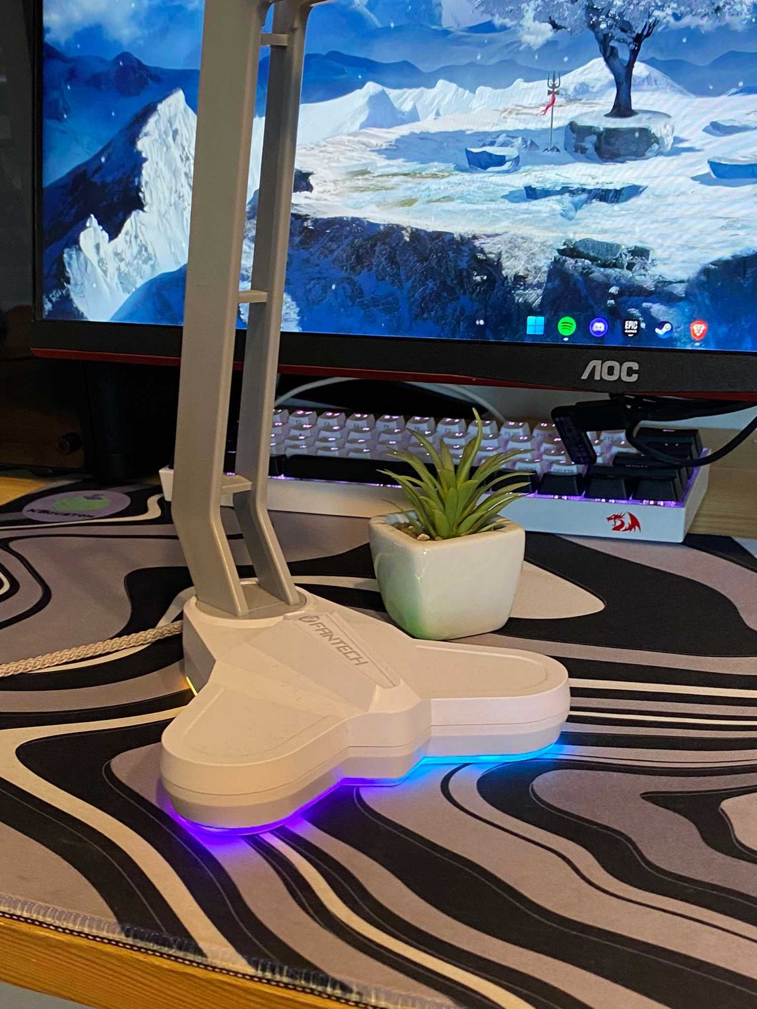 Stojak na słuchawki Fantech RGB
