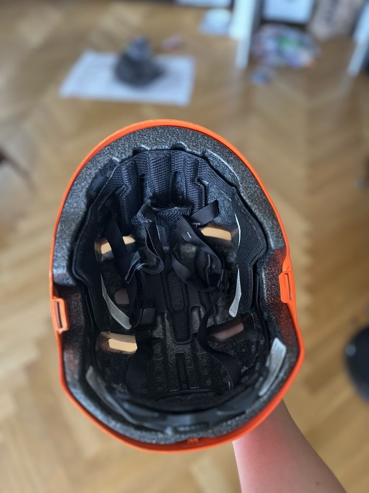 Nowy kask rowerowy ABUS 3.0 Scraper M