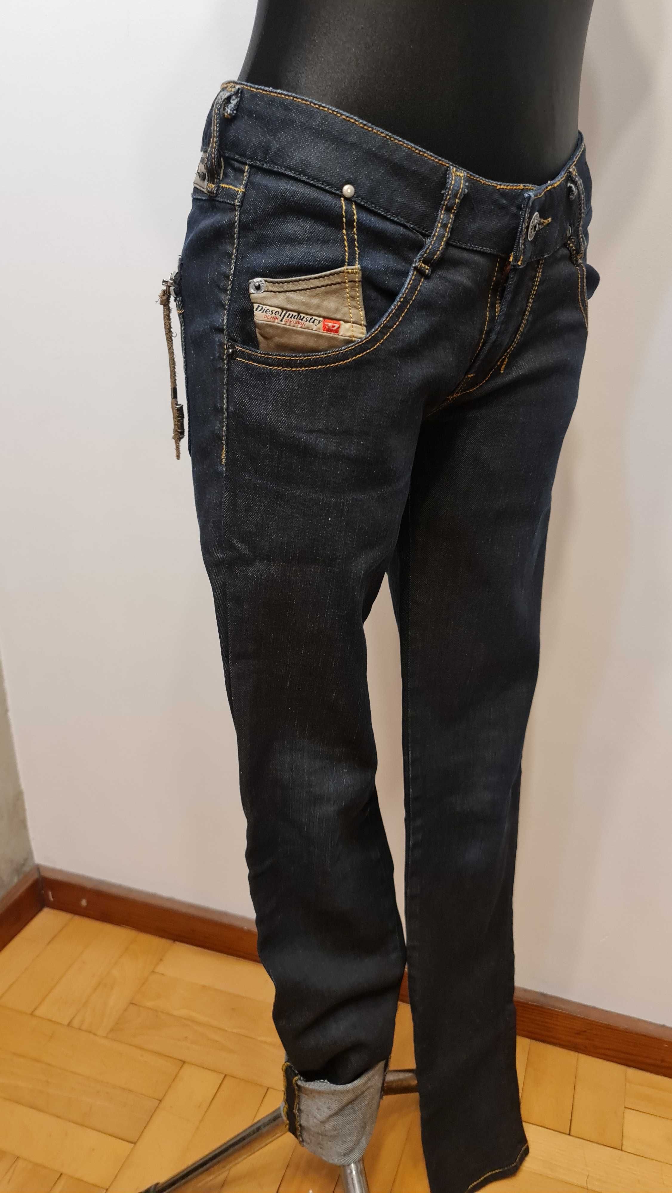 2483 Dżinsy Diesel Clush rozmiar 29/34 Low Waist