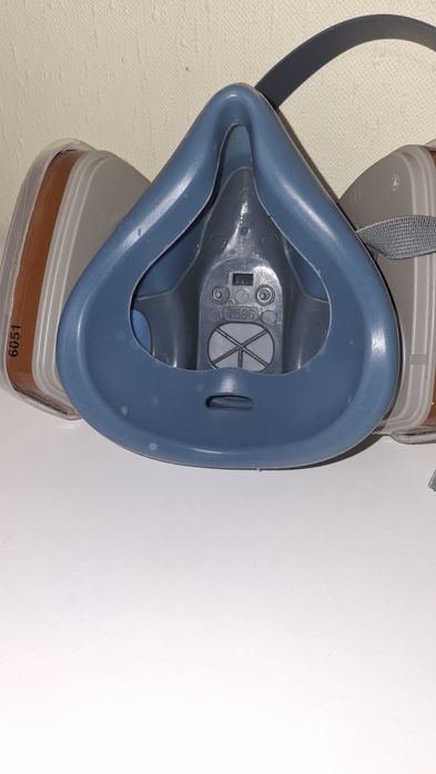 Продаю Респіратор 3М 7502 + фільтри стан ідеальний