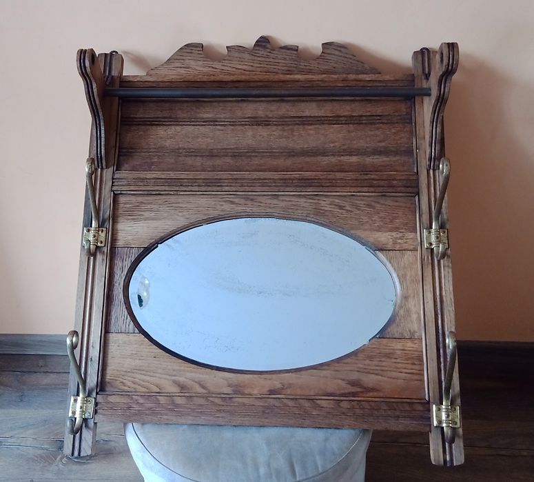 Wieszak drewniany z lustrem