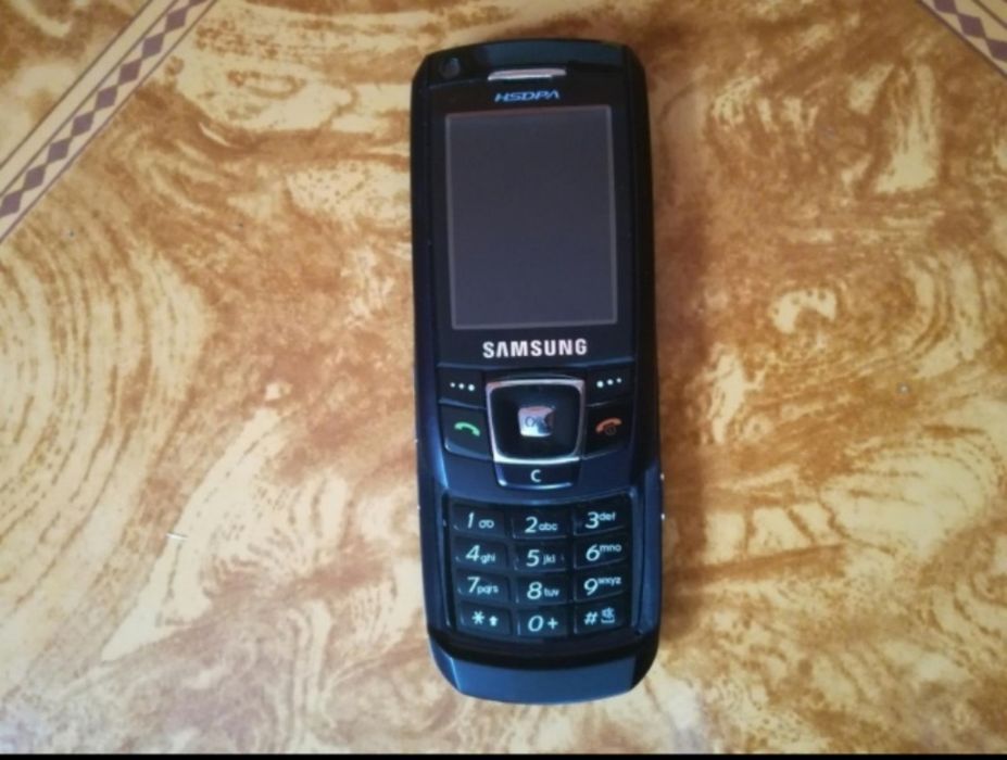 Telefon Samsung SGH-Z720. Polecam.