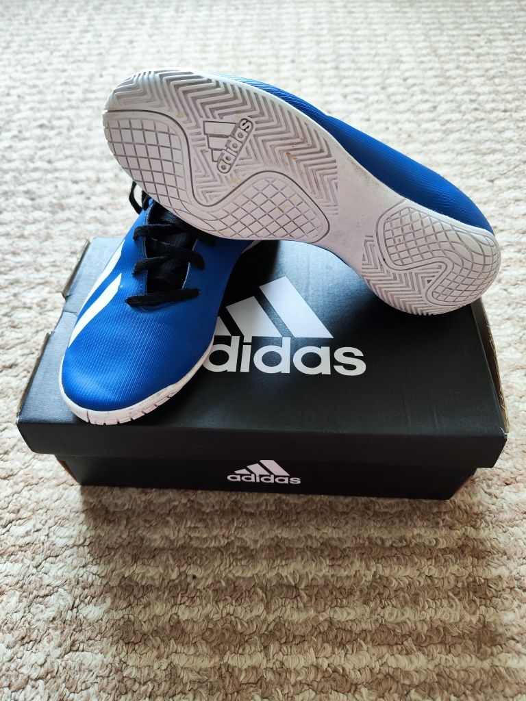 Футзалки Adidas 36 р