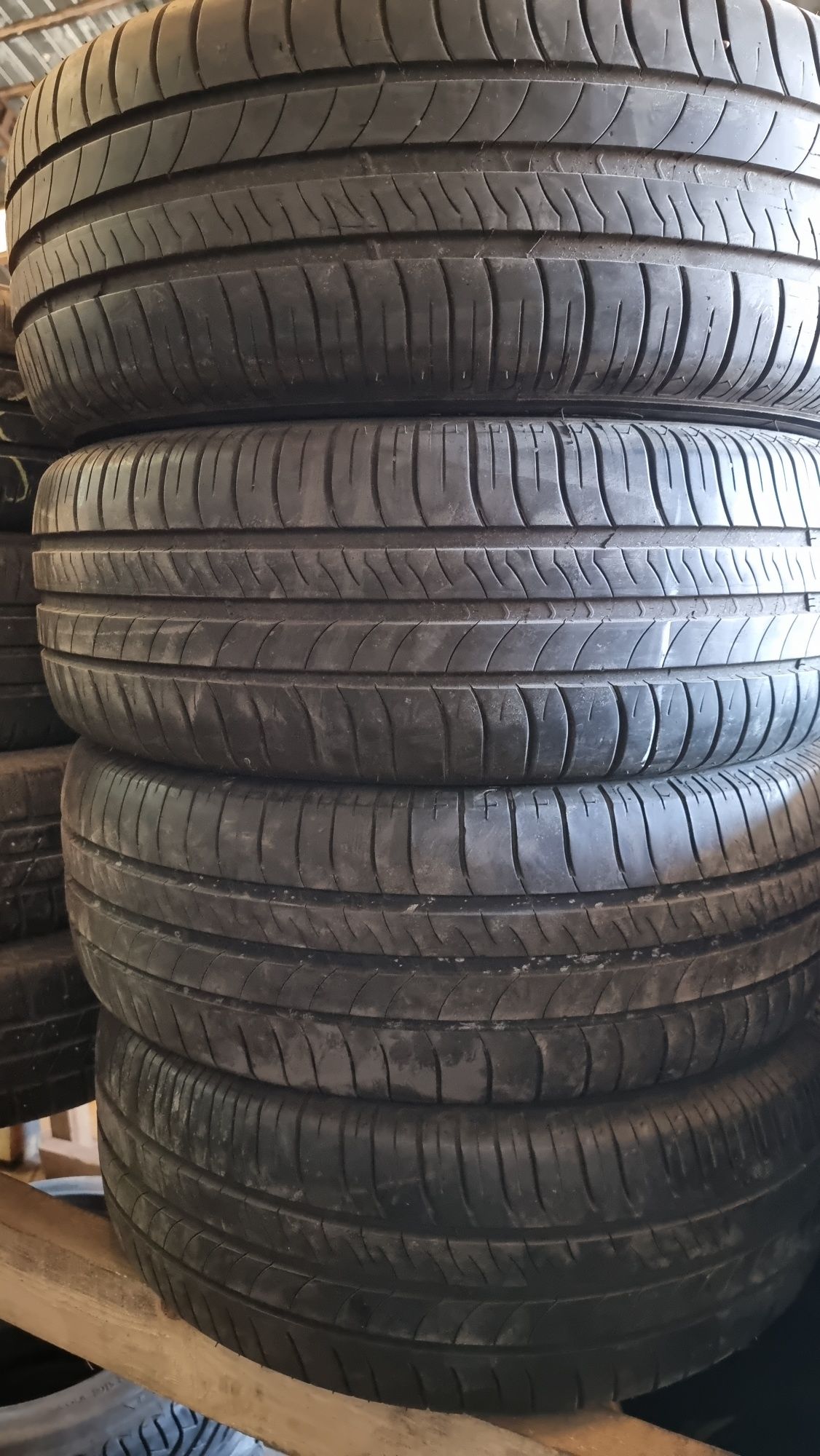 215/60 R16 Michelin