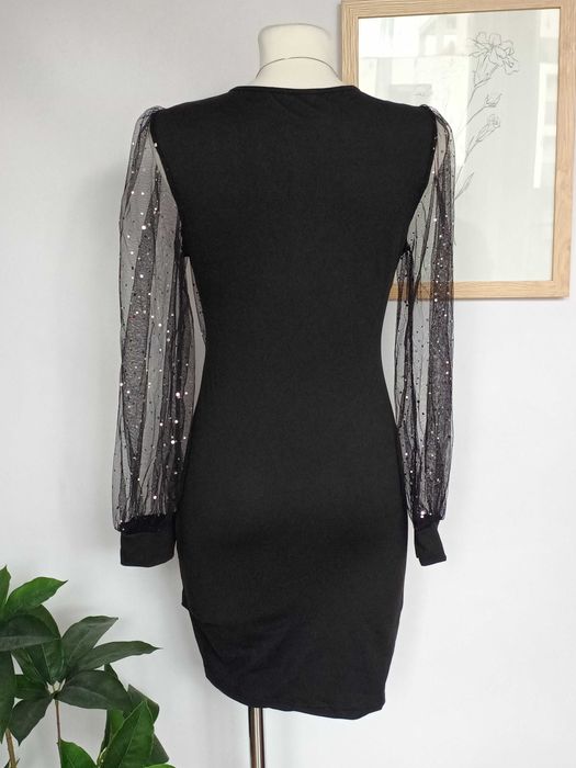 Sukienka czarna dopasowana mała czarna siateczkowy rękaw błyszcząca L