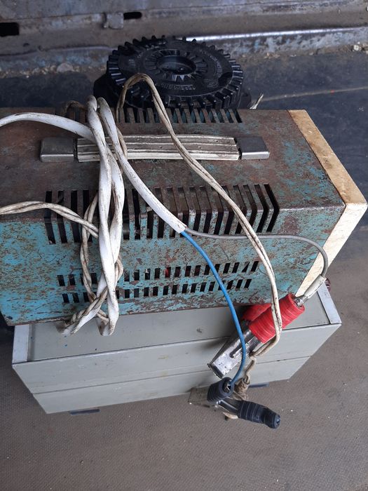 Трансформатор 220/127 и зарядное