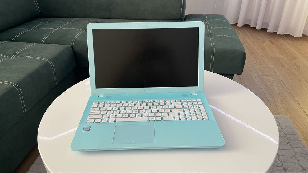 Laptop ASUS R541U