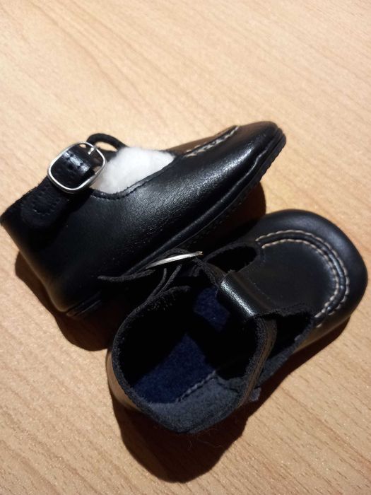 Sapatos Cuquito em pele tam. 19