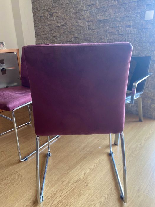 Cadeiras  muito confortáveis e bonitas