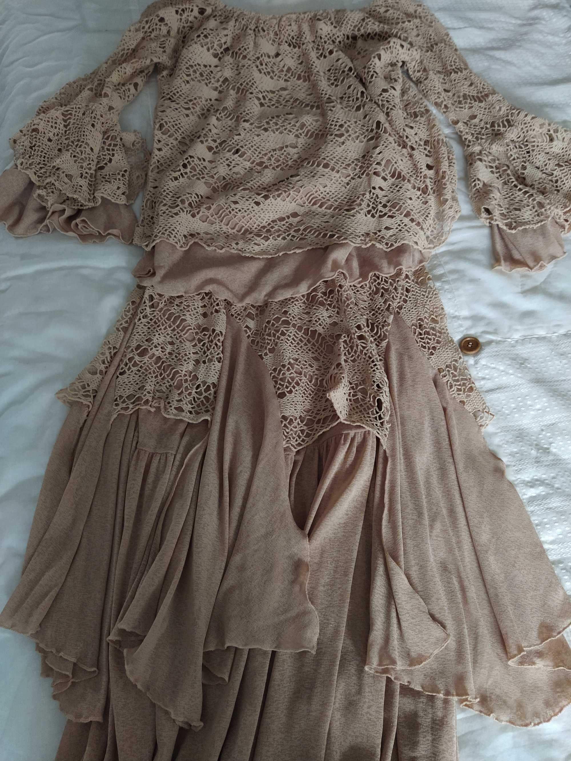Conj. novo Saia + Blusa bege em renda crochet tam. M/L