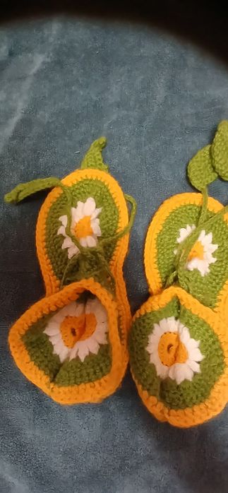 В'язані тапочки.